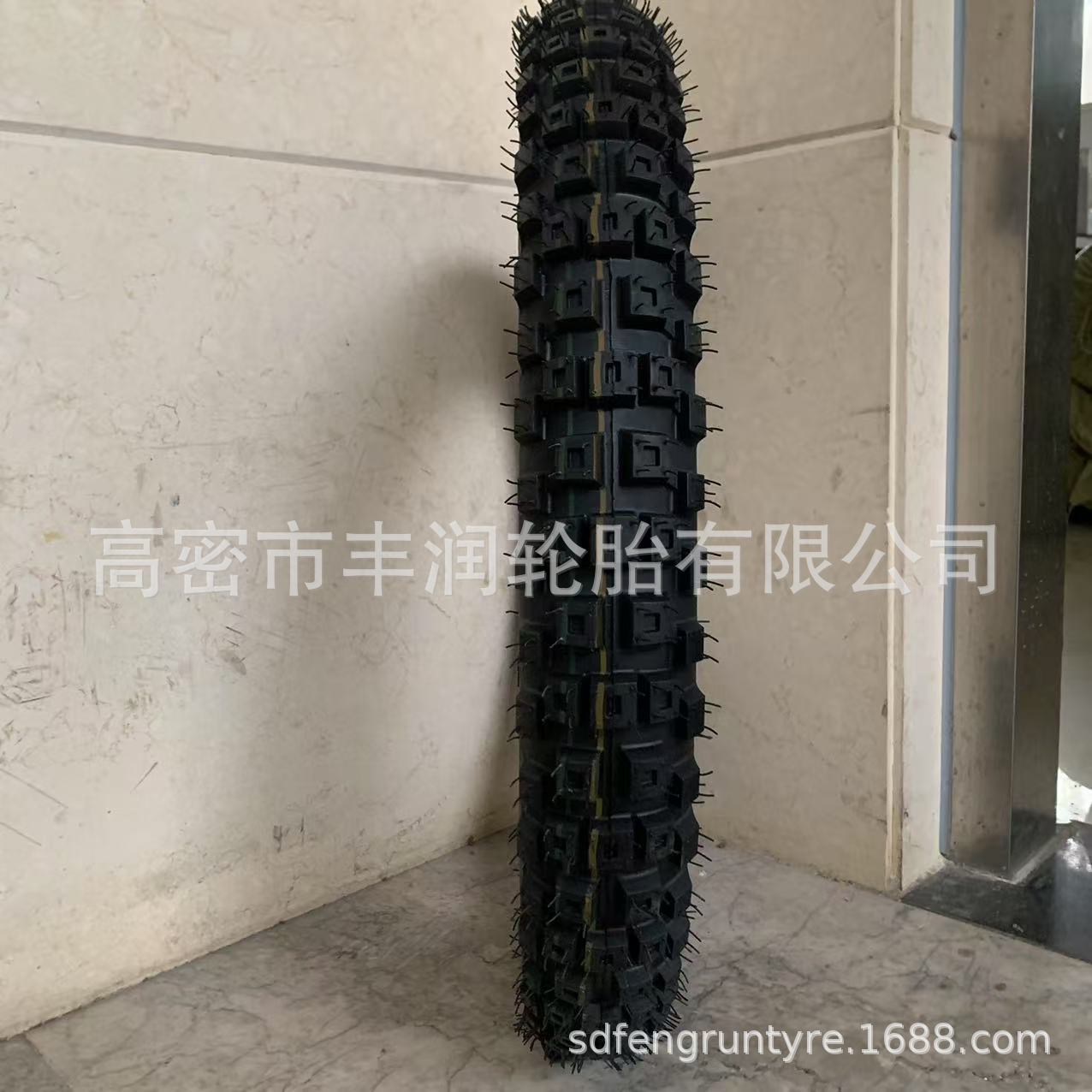 工厂现货直发3.00-18寸越野花纹电动摩托车轮胎 300-18寸配内外胎