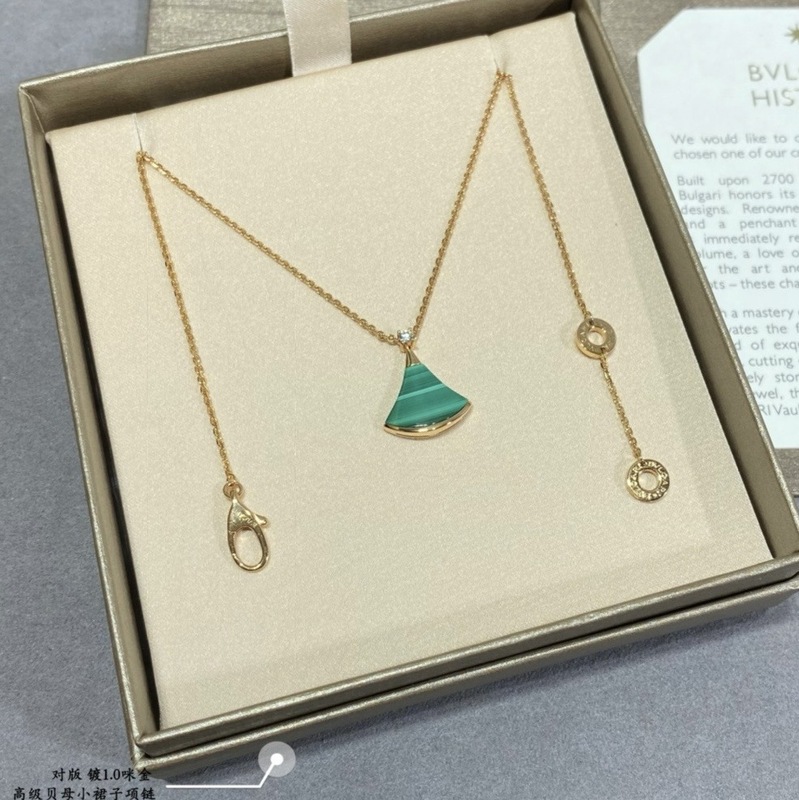 女性用の高バージョンの扇形の小さなスカートネックレス、スターリングシルバーメッキ18Kゴールドライト高級ホワイトマザーオブパール鎖骨チェーン大きな扇形ペンダント|undefined