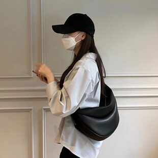 Martens, summer brand shoulder bag, capacious chest bag, one-shoulder bag