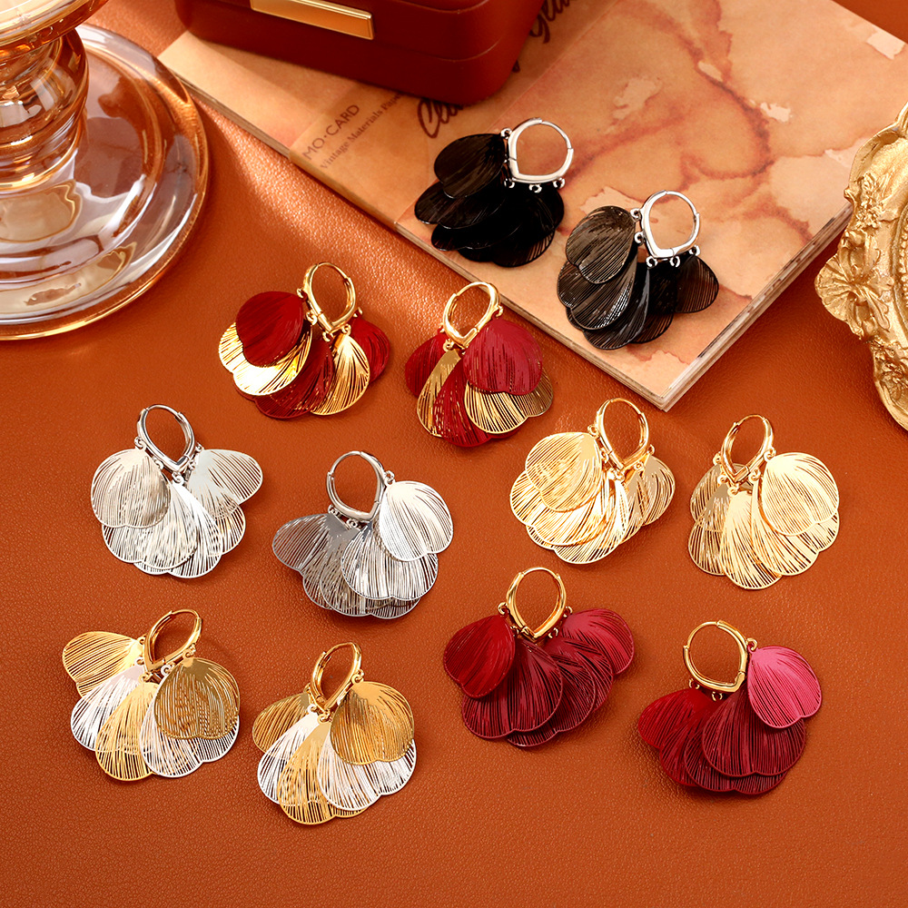 24K Gold-Plated Copper Hollow Butterfly Wing Leaf Earrings Simple Fashion High-End Oil Drop Earrings Exquisite Romantic Ear Cuffs