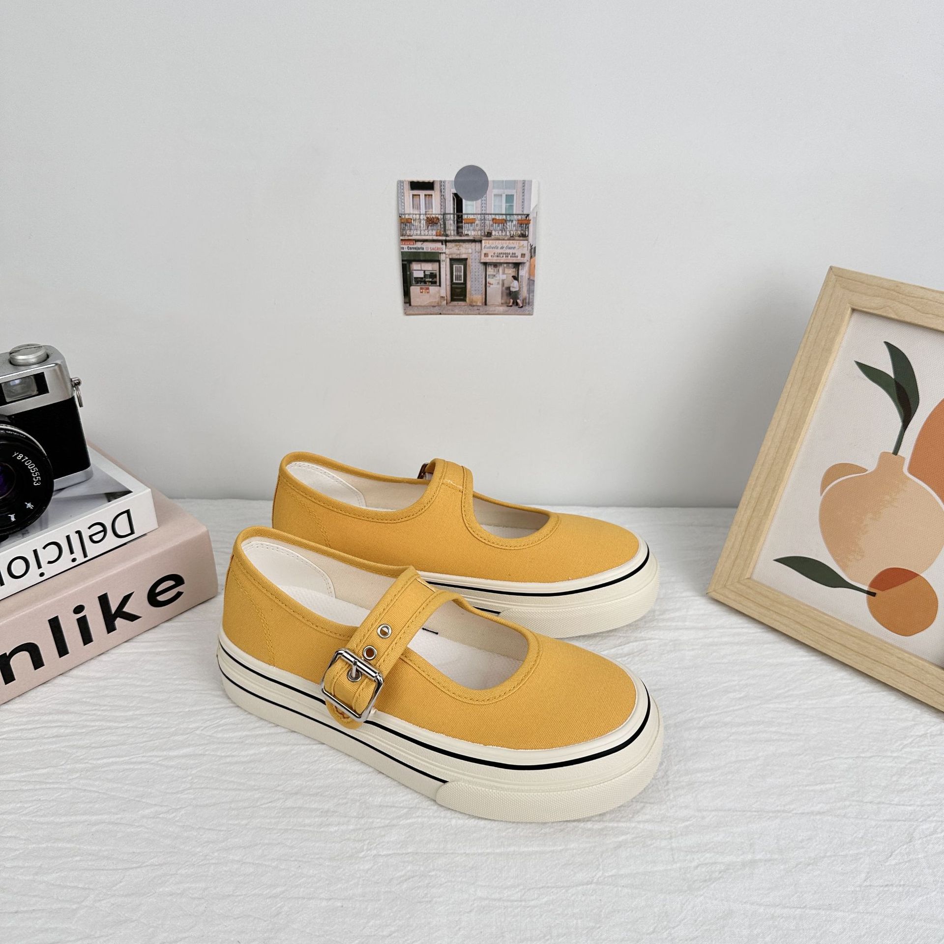 6661 zapatos gruesos de primavera y verano para mujeres 2025, nuevos zapatos de lona perezosos casuales de botón