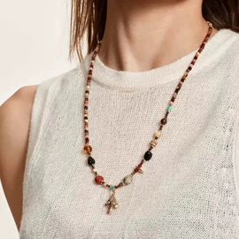 项链;耳环;耳钉