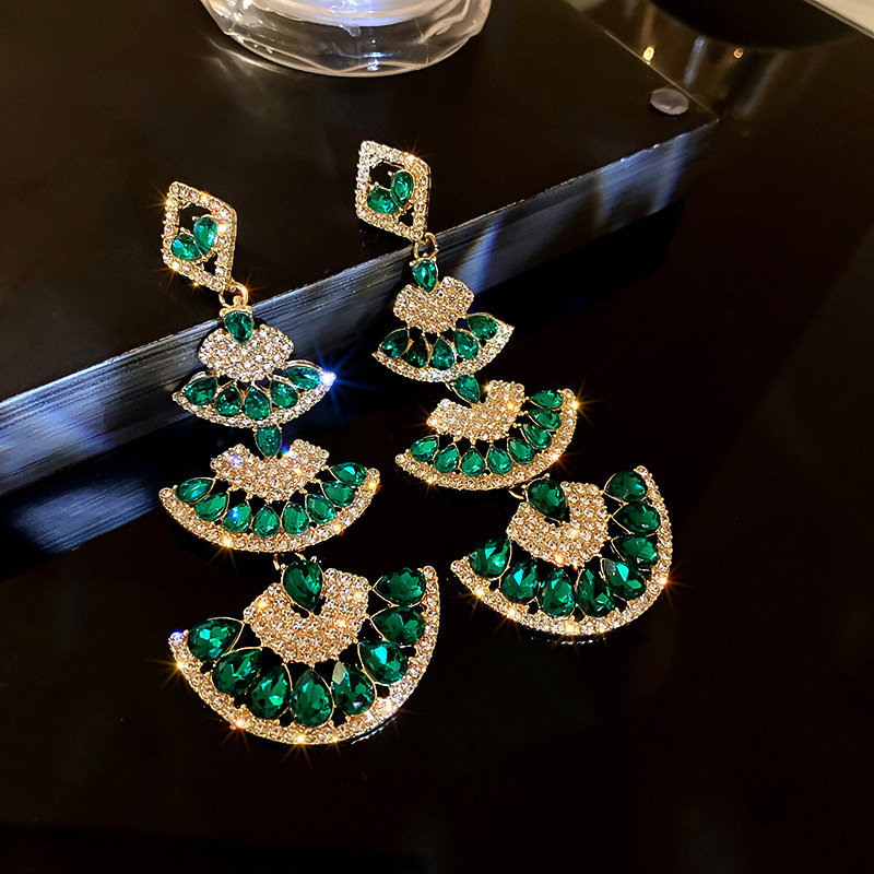 Temperamento de pendientes verdes pendientes ligeros lujosos de alto nivel sensación de pendientes zircon flores joyas geométricas al por mayor fábrica