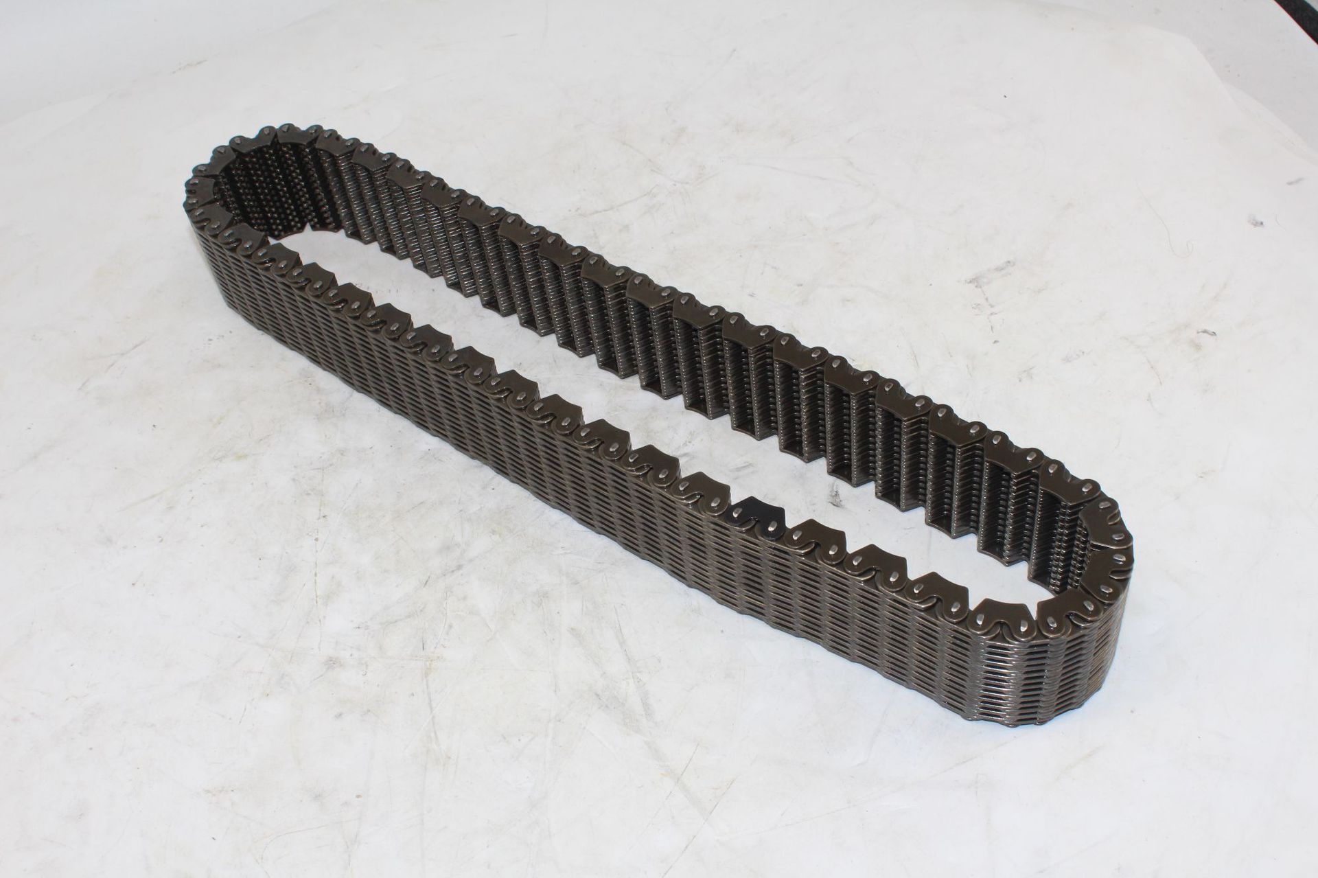 Suitable for Mercedes-Benz 166 chain, engine transmission system parts, available for wholesale