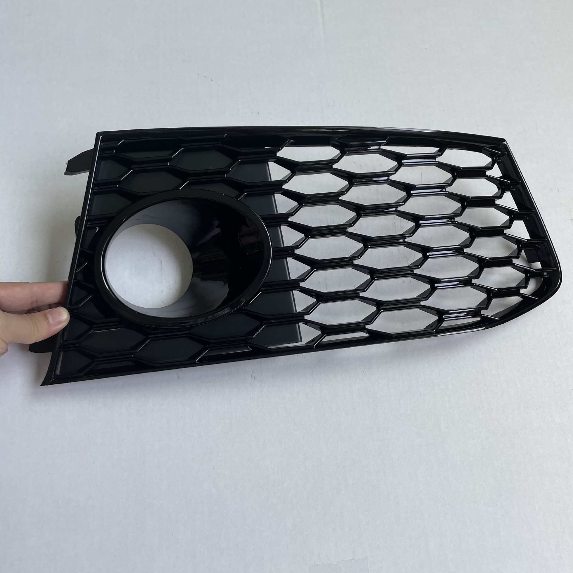 Suitable for Audi A7 RS7 fog light frame frame silver air outlet decoration RS6 bumper air outlet silver plate