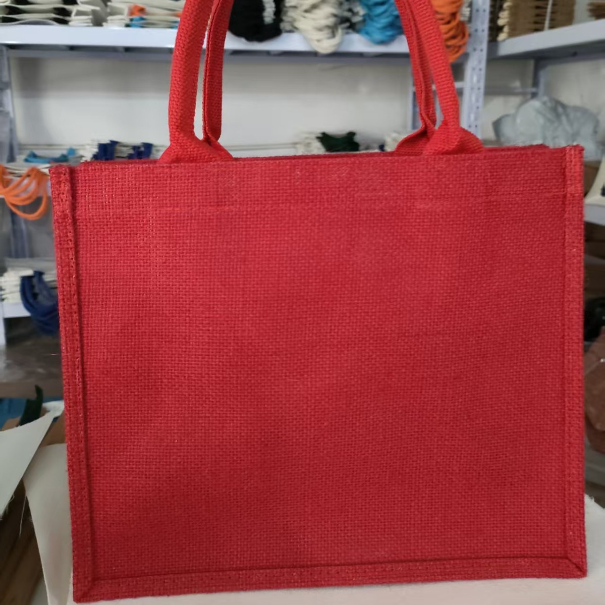 Bolsas de lino negras, rojas, verde oscuro, azules, bolsas de mano de lino, algodón y yute con logo impreso al por mayor. image 4