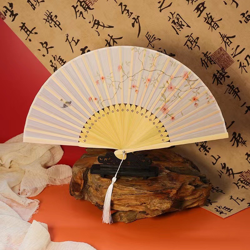 ¡Vuelve con un fan plegable!