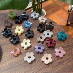 新しいバタフライバックルフラワー小さな5cmヘアピンエレガントなマルチカラースイートソリッドカラーの頭飾りシャーククリップ後頭部用