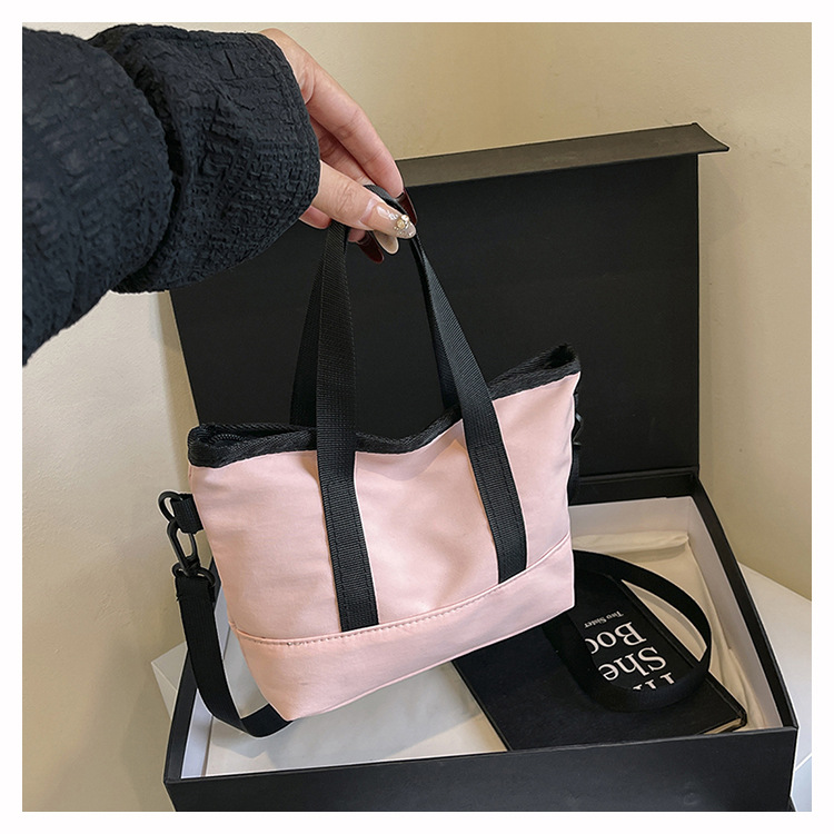 Women's Nylon Color Block Basic Sewing Thread Square Zipper Crossbody Bag display picture 14