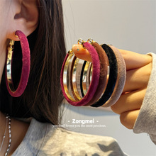 植绒C形5.5cm耳圈2024新款高级感独特耳环设计感气质绒质耳饰女银