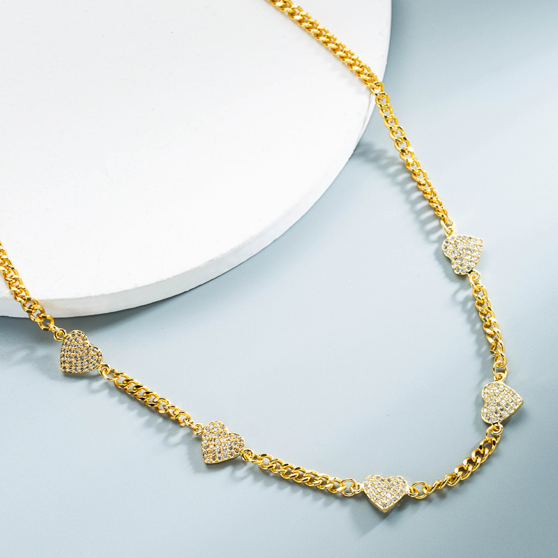 Großhandel Schmuck Kupfer Vergoldete Zirkon Herzförmige Halskette Nihaojewelry display picture 3