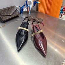 �W��վGŮЬ26���r�к��ܛСţƤ���^�\��һ�֎����m�͸��Λ�Ь