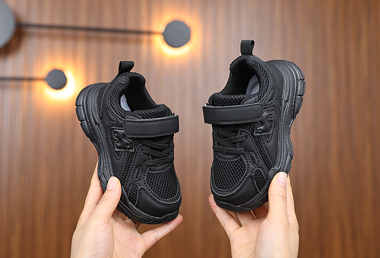 Boys Black Athletic Running Sneakers Breathable Mesh Ultralight_voghion.com