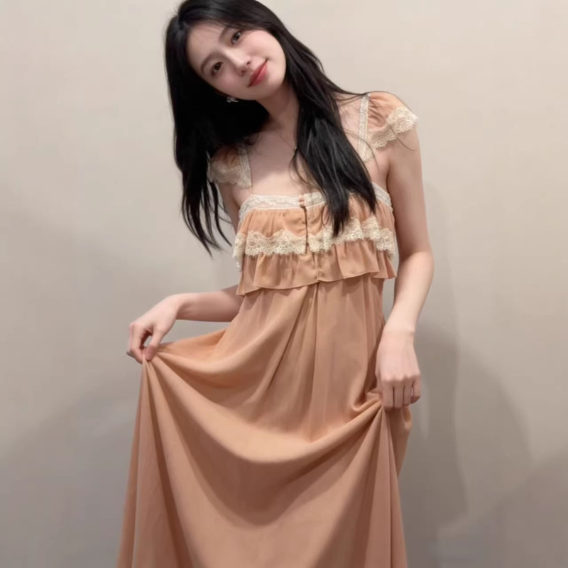 Yimengling's Same Style Chiffon Crinkled French Seaside-Style Lace Patchwork Spaghetti Strap Dress with Fluttering Sleeves and Flowing Long Skirt Yimengling's Same Style Chiffon Crinkled French Seaside-Style Lace Patchwork Spaghetti Strap Dress with Fluttering Sleeves and Flowing Long Skirt
