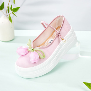 New Chinese-Style Embroidered Shoes for Women, New Thick-Soled Height-Increasing Flat Shoes with Soft Soles, Student Performance Ancient Style Hanfu Shoes