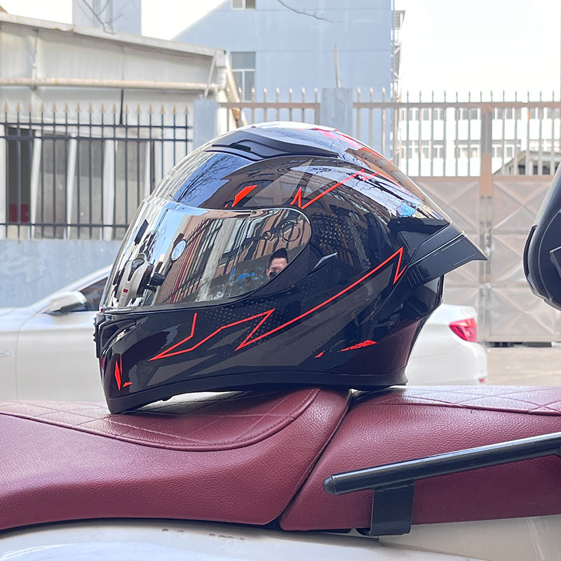 El casco completo del casco de la cola grande de la motocicleta Jiekai se puede instalar con auriculares Bluetooth