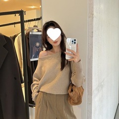 卡其色不规则气质一字领露肩针织衫女秋冬洋气别致毛衣宽松上衣女