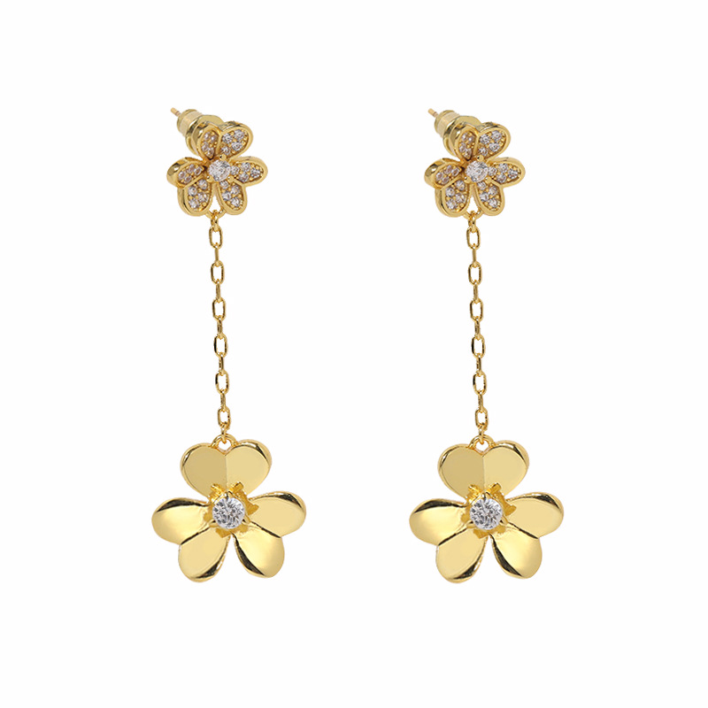 Fashionable earrings with tassels