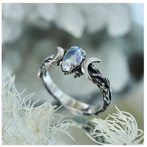Cross-border Wish Moonstone Bohemian Retro Crescent Ring for Women, European and American Simple Engagement Ring, Cool and Unique Jewelry