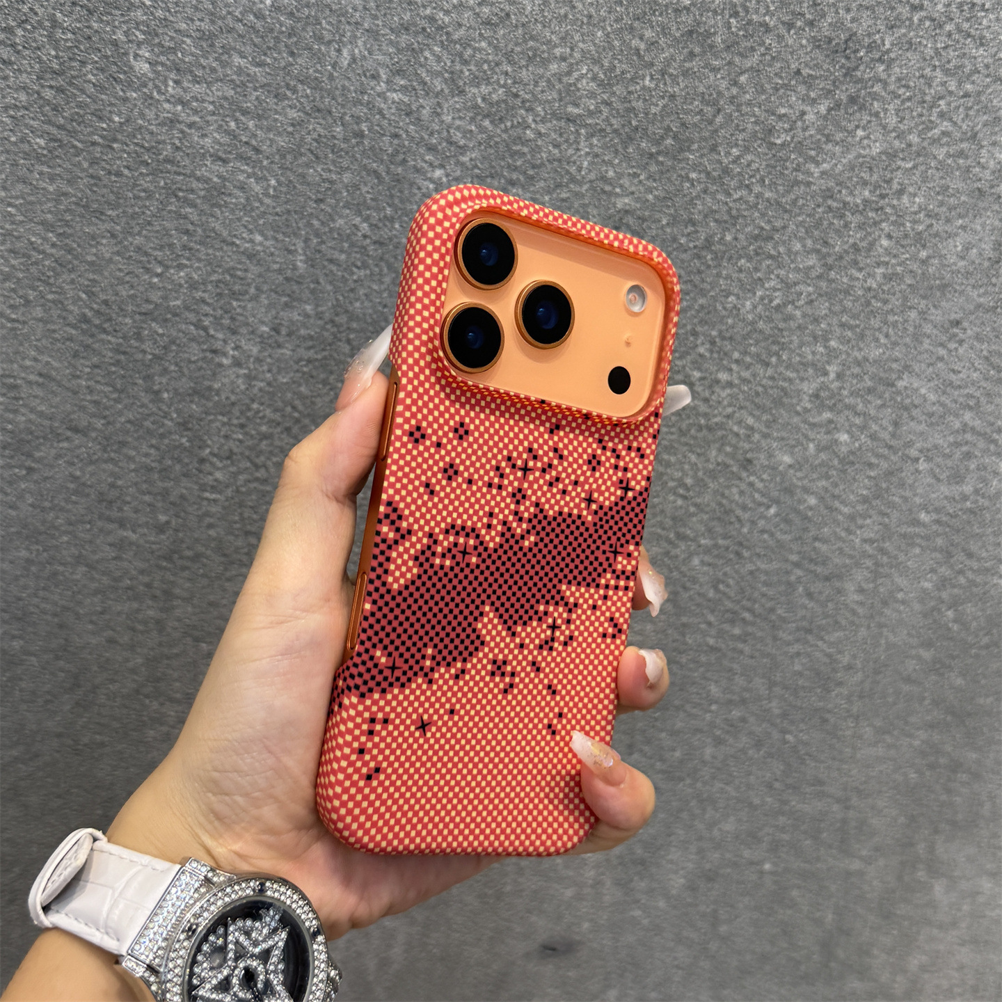 适用iPhone17promax手机壳凯夫拉纹碳纤维磁吸苹果16半包保护套13