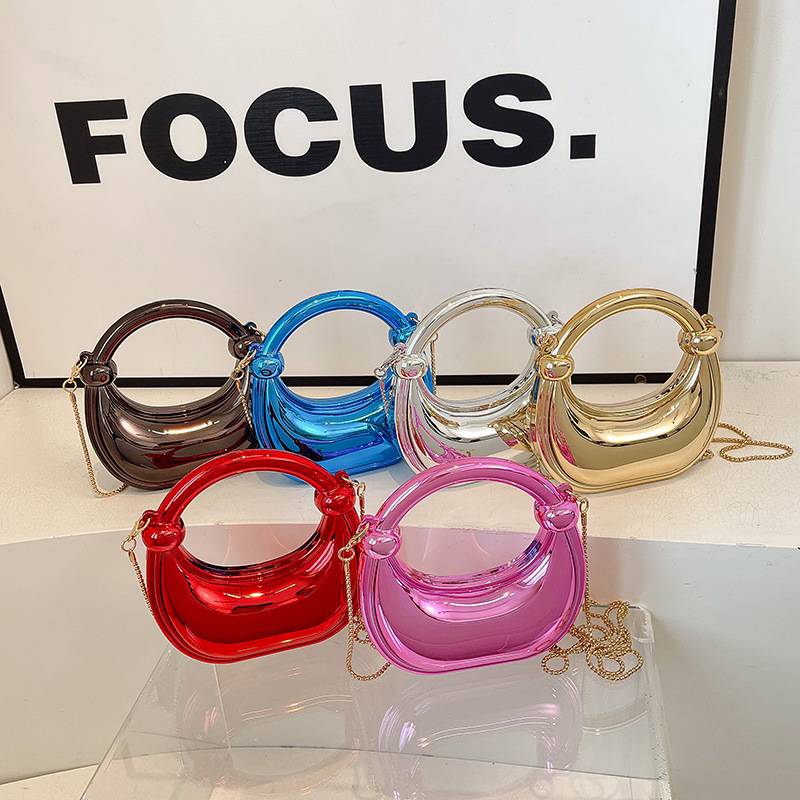 Borsa da sera con catena di cristalli e conchiglie elegante da donna_voghion.com