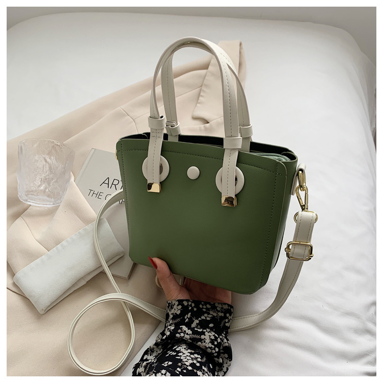 Fashion Bucket Bags Women's New Fashion Shoulder Crossbody All-matching Commuter Women's Bag Western Style Contrast Color Handbag display picture 11