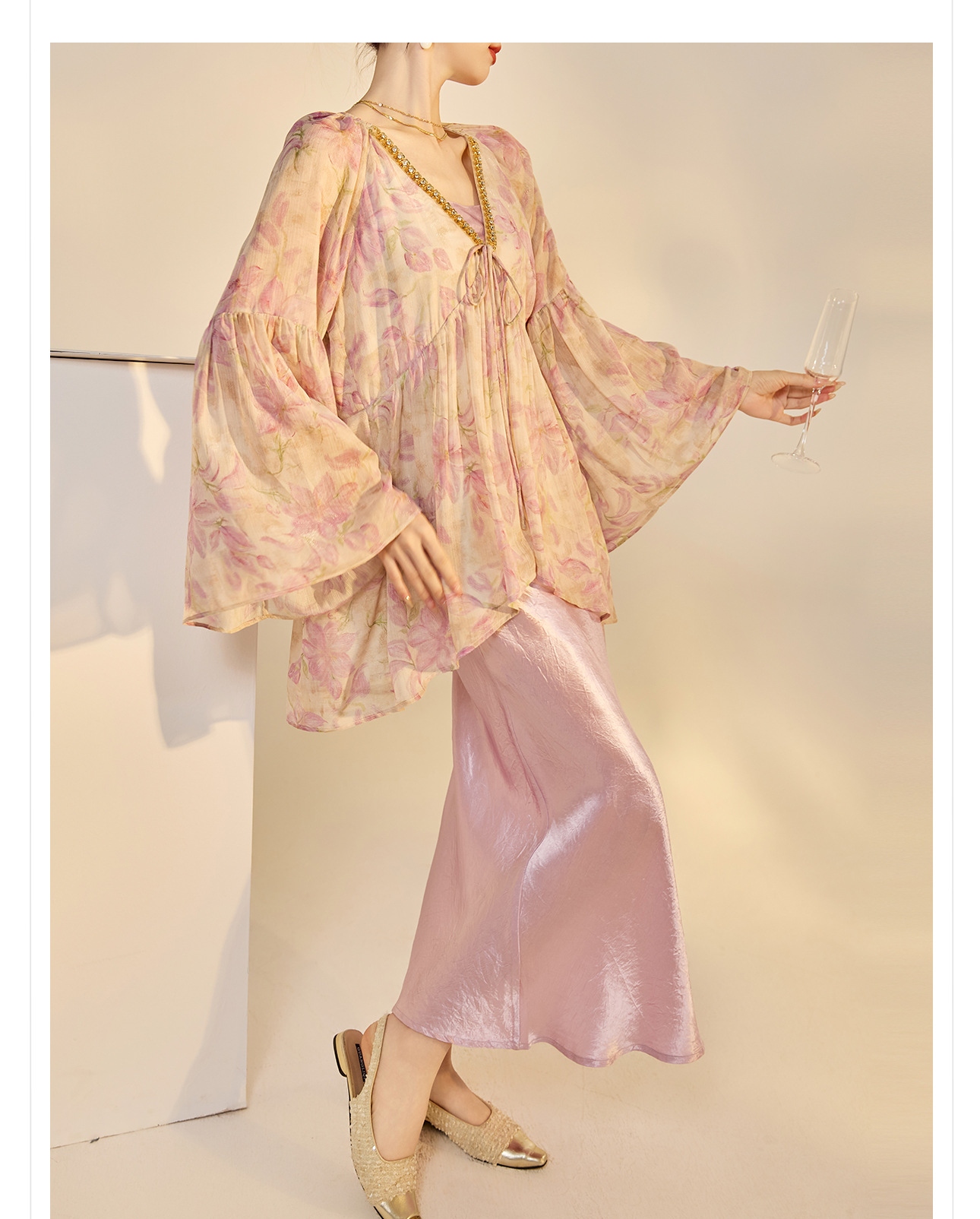Áo kiểu nữ cổ V tay lồng đèn chất liệu chiffon phong cách Trung Hoa đính đá — màu tím nhạt chi tiết 13