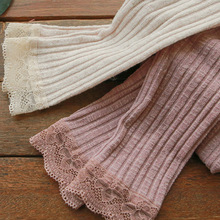 2025秋款草莓珊韩国童装儿童女孩洋气蕾丝边棉质修身打底裤现货