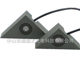 Source manufacturers outdoor waterproof LED step light outdoor hotel decorative triangle led Trail light
