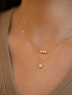 Sansheng III ~ S925 silver plated 18K gold one-word three diamond necklace zircon pendant clavicle chain simple commuter exquisite