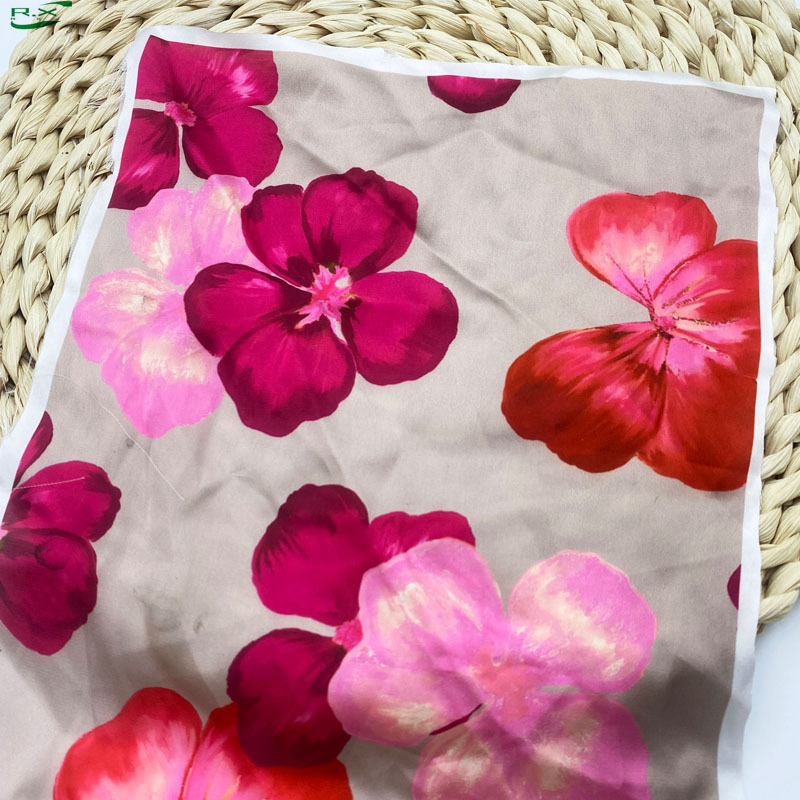 厂家现货缎面色丁布料丝感 印花缎面吊带裙汉服绸缎旗袍梭织面料