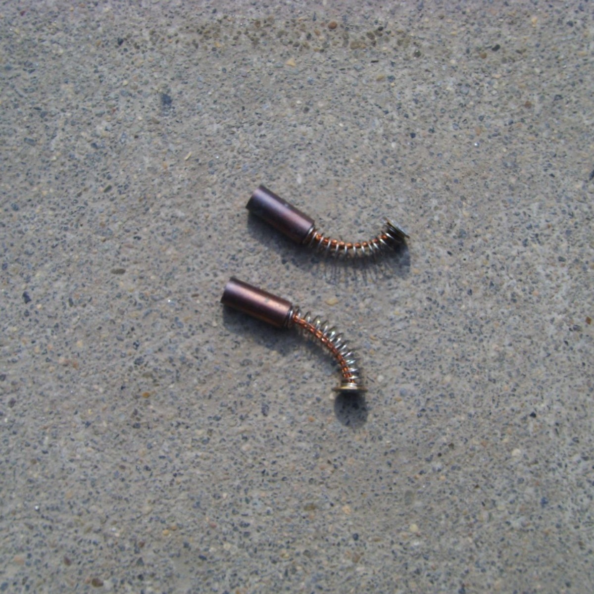 供应银触点触块银碳刷银石墨电刷J385 J360 J370(图)