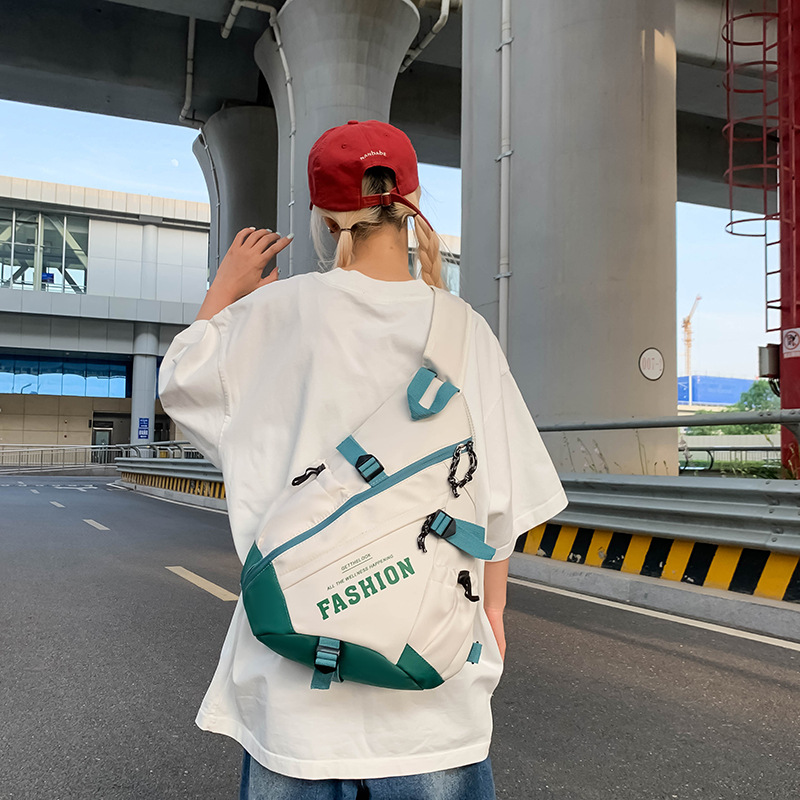 Nuevo estilo coreano de contraste de color bolso de pecho de mujer letras extranjeras de gran capacidad mochila deportiva de ocio mochila de bicicleta