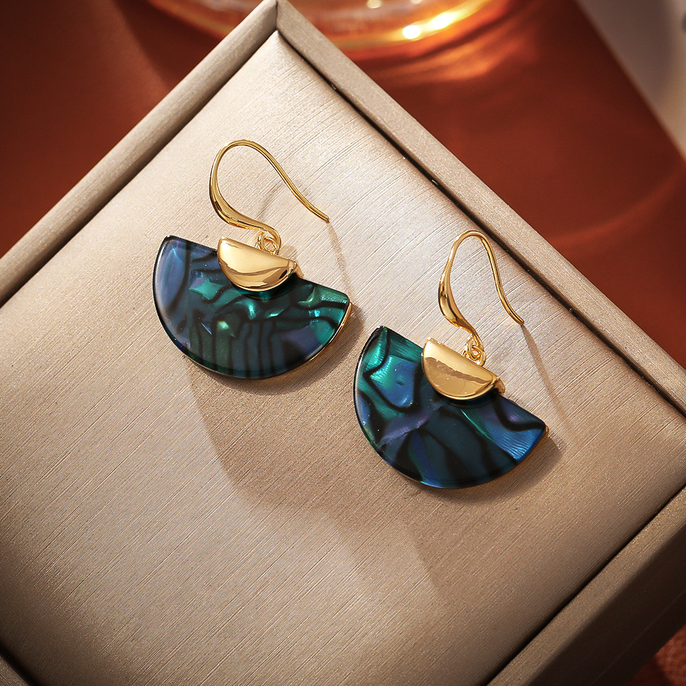 retro fashionable elegant small design earrings