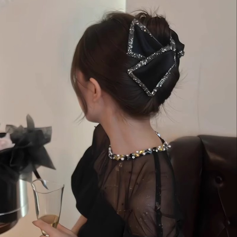 Clipper de cabello de arco de banda negra, clipper de agarre para la cabeza de una mujer, 2025 nuevo clipper de tiburón grande de alto nivel