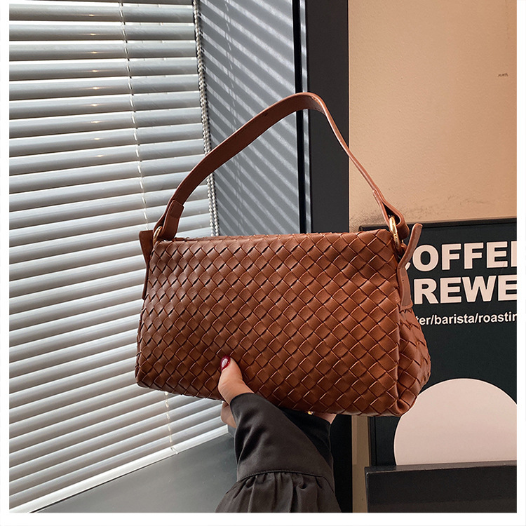 311g Weight Polyester Lining Material Weave Fashion Element Zipper Closure Type Single Shoulder Strap Strap Type Shoulder Bag Bags Type Casual, Daily, Shopping Occasion Pu Leather Material Solid Color Pattern All Seasons Season Women's Gender Basic Style Square Shape Women's Pu Leather Solid Color Basic Weave Square Zipper Shoulder Bag 15
