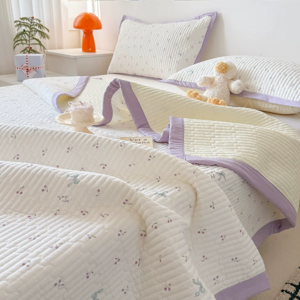Bed cover-Cherry dots