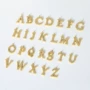 镶锆石字母金属带钻吊坠
