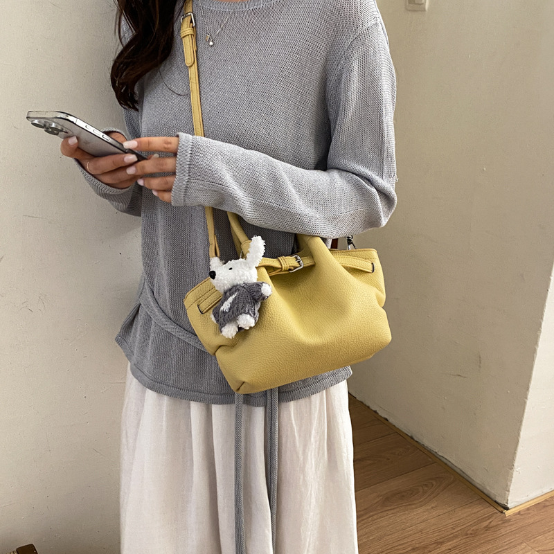 Bolsas de mano de nicho dulce coreano para mujeres verano 2026 nueva moda bolsa de trampolín inclinada bolsa de viaje diario image 4