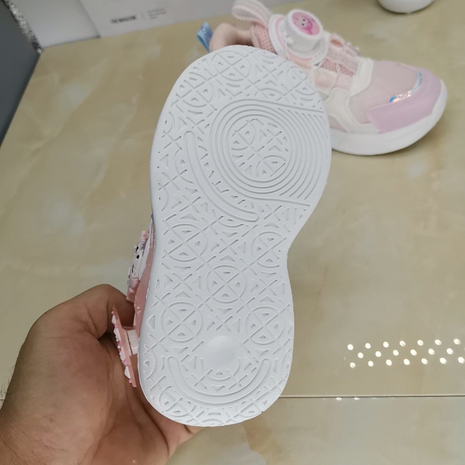 2025 principios de otoño nuevos zapatos de niñas de doble red para niños de 3 - 6 años de edad Kulomi con lámparas zapatillas deportivas para niños