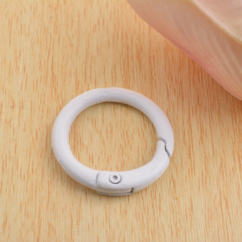 ホット販売 DIY ジュエリーアクセサリー 33 ミリメートルスプリングバックルスプリングコイル合金ペイントカラーカードリングキー材料卸売|undefined