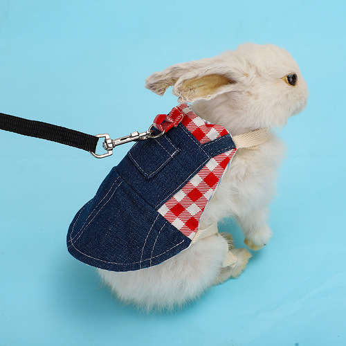 Cross-border new pet products, rabbit clothes, lop-eared rabbit denim clothes, baby rabbit and kitten chest and back clothing, free leash