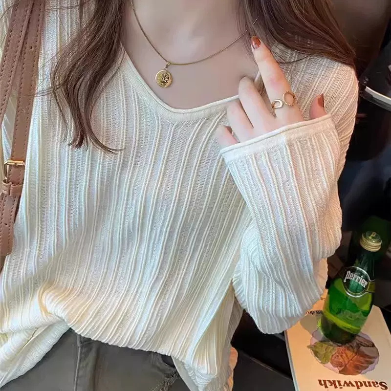 法式慵懒v领针织衫女2026春秋薄款小众设计感内搭韩系学生上衣潮