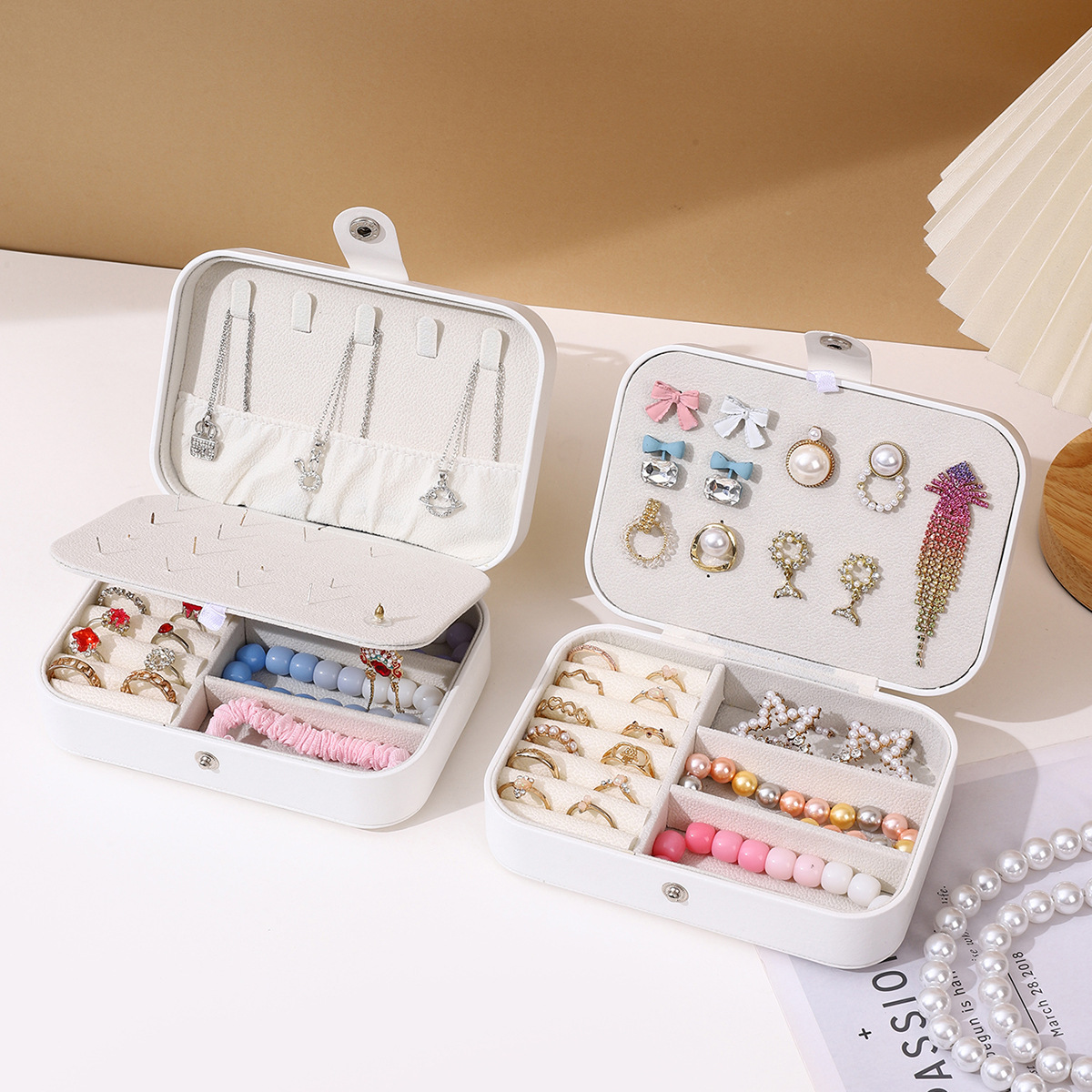 216g Weight Jewelry Boxes Classification Simple Style Solid Color Pu Leather Wholesale Jewelry Boxes