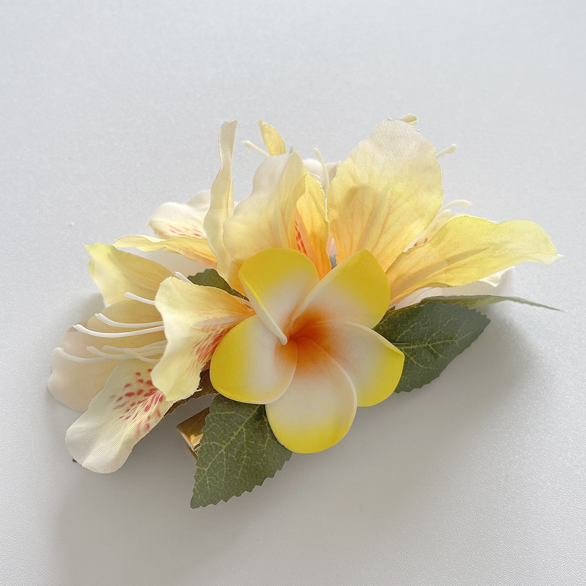 ハワイの卵の花のヘアピンタイ族の祝日のヘアピンの花の真珠のサイドクリップの女性のビーチの休暇の写真のアクセサリー