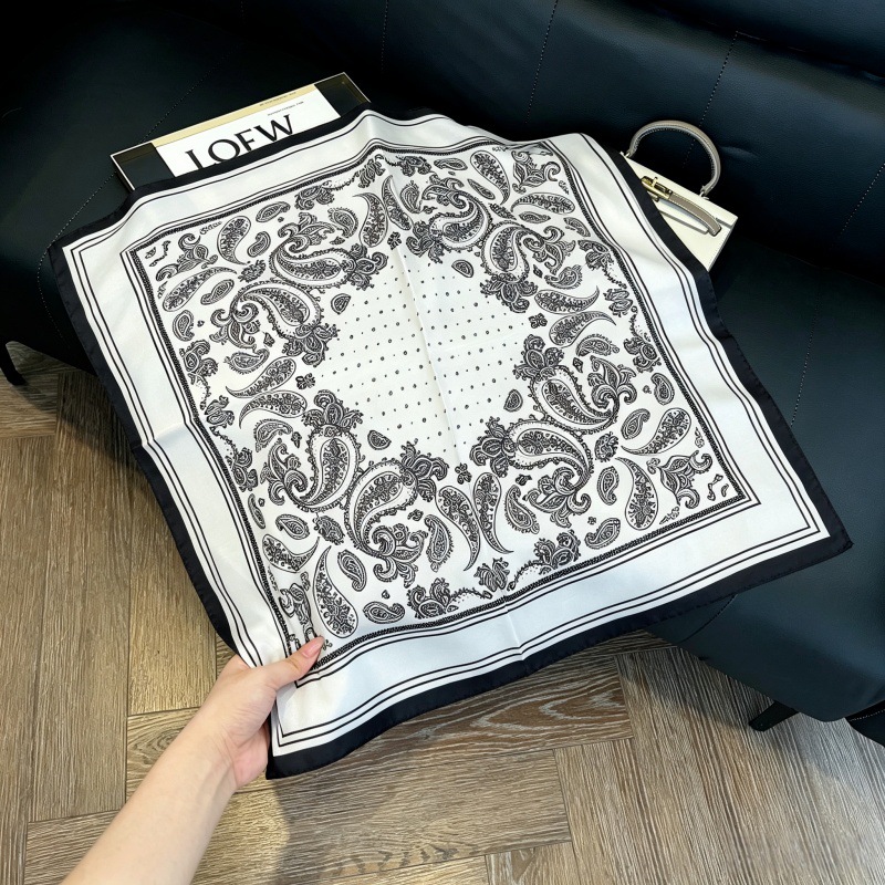 Colección 70*70 nuevo estilo bufanda de seda azul sensación de alta calidad imitación bufanda cuadrada de seda moda todo-fósforo bolsa atada bufanda de pelo