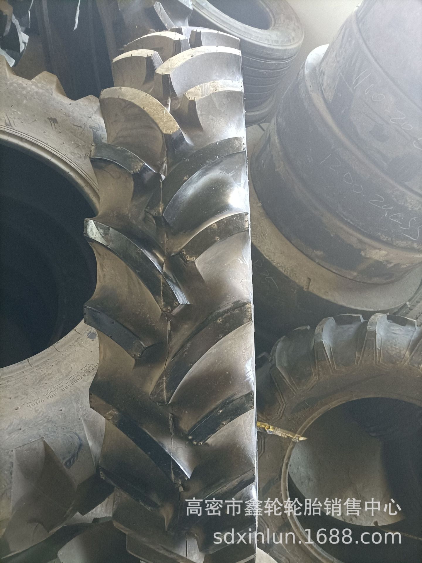 供应11.2 12.4 14.9 16.9 18.4-26 28 30 32 38拖拉机轮胎