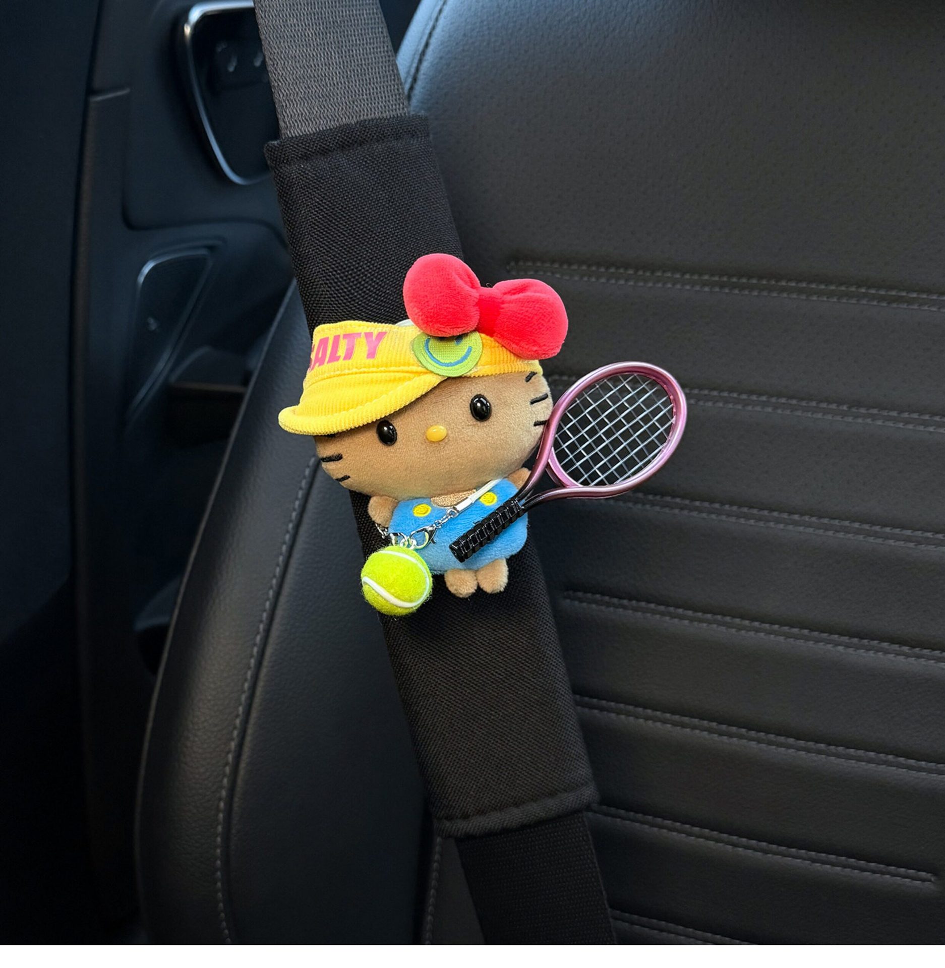 Car seatbelt shoulder pad, cute kitty design, anti-chafing clothing for couples, one pair for women