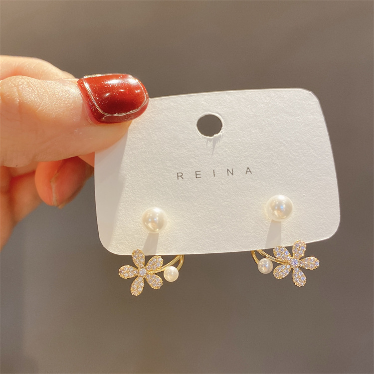 Sweet Style 1 Pair Sweet Flower Alloy Plating Inlay Artificial Pearls Rhinestones Women's Ear Studs