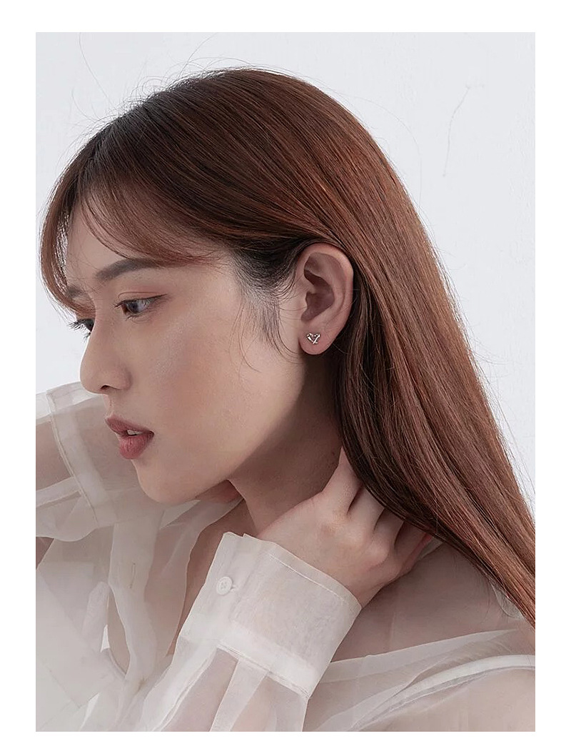 1 Pair Quantity 1 Pair 925 Sterling Silver Heart Shape Ear Studs